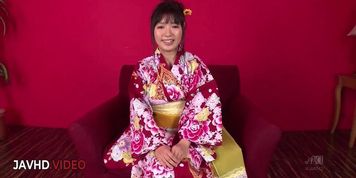 Miniatura de Sultry Asian Chiharu Gives Japan Blowjob Before Kimono Fucking Pleasure