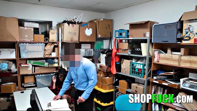 Miniatura de Security Guards Big Cock Threesome Pounds Sweet Shoplifter